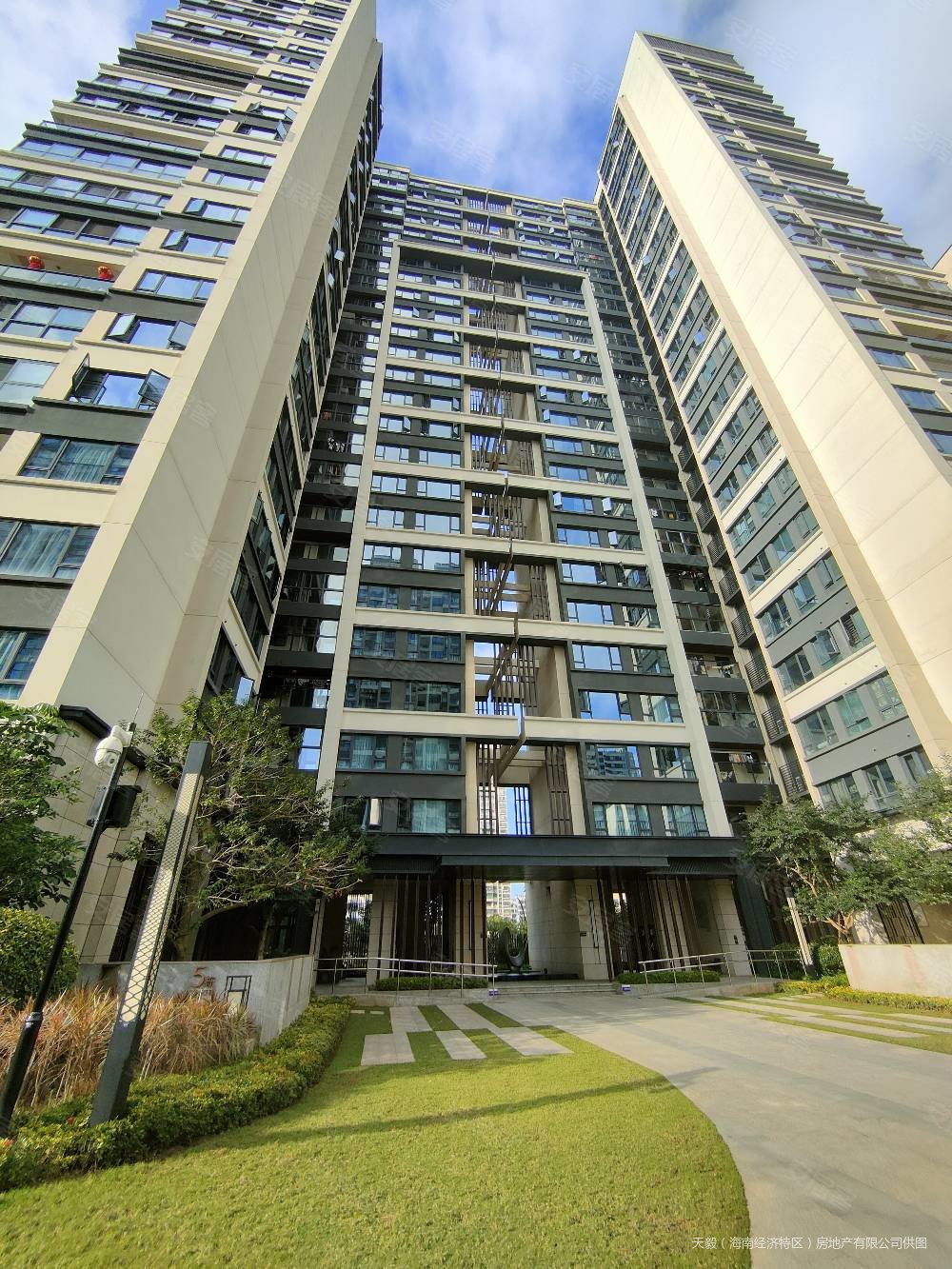 仁恒海棠公园4室2厅2卫125.88㎡南340万