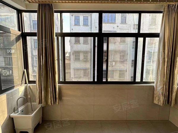 无锡宜兴丁蜀画溪花园出租解放路3楼3室一厅精装每月1500,有钥匙随时