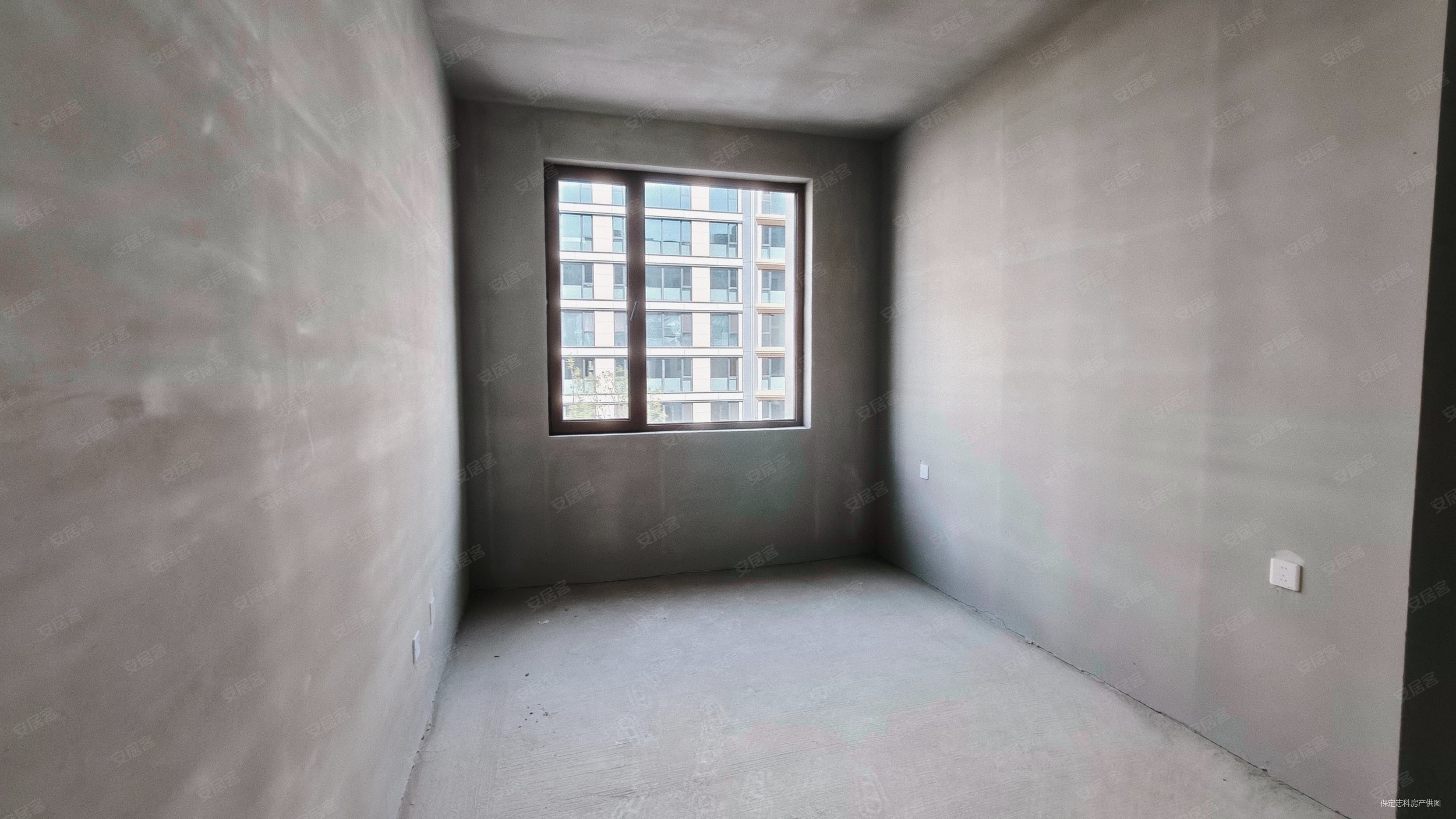 云玺首府4室2厅4卫239㎡南北257万