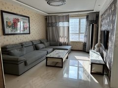 南湖华凌国际公寓 精装修 两室 130平 3300元