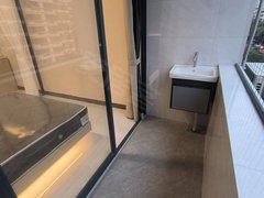 深圳宝安宝安中心区5号线翻身地铁 阳台大单间民水民电 独栋自建房可押一付一出租房源真实图片