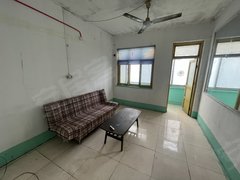 沂源城区佳惠新天地县医院4楼,带简单家具,有空调,热水器,可短租出租房源真实图片