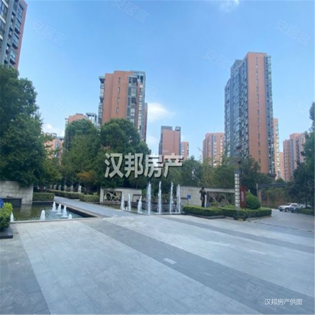 冠城大通蓝郡3室2厅1卫104㎡南北89万