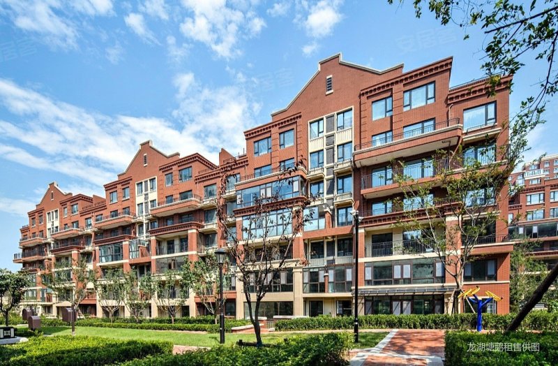 青特小镇e区5室3厅3卫434万16823平方米