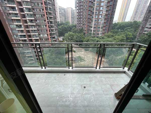 重庆渝北渝北黄泥磅上品拾陆黄泥磅 红土地轻轨站 上品拾陆正规3房