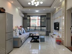 南充南部幸福广场带大平台 大润发县政府旁电梯套二房 3台空调出租房源真实图片