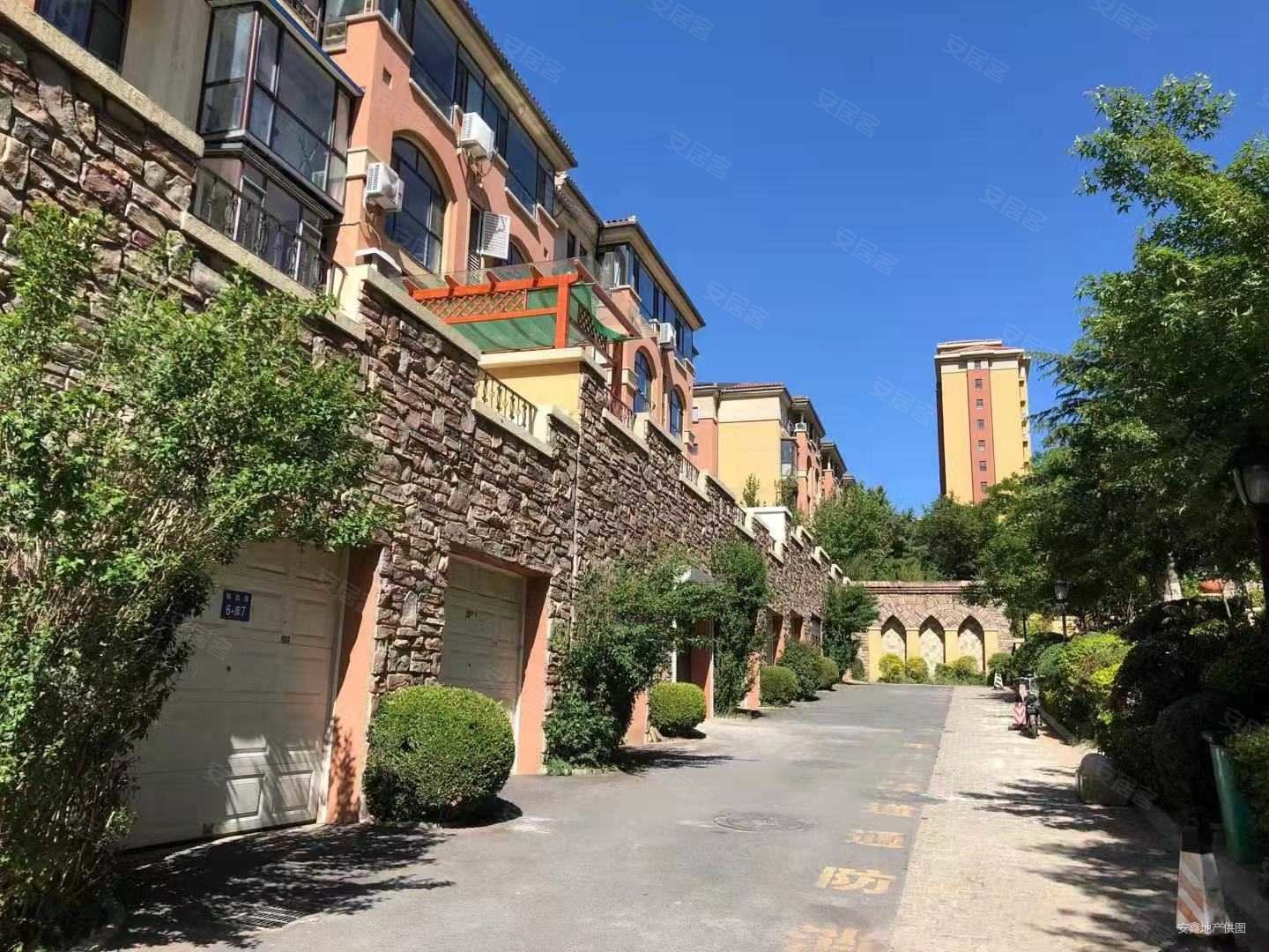 依云溪谷4室2厅2卫204㎡南北228万