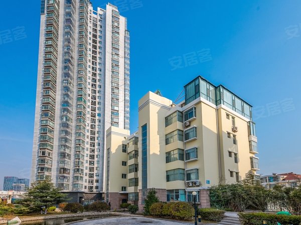 青岛崂山浮山前蔚蓝世纪大厦蔚蓝海岸 临海 地铁口 石老人 精装 拎包