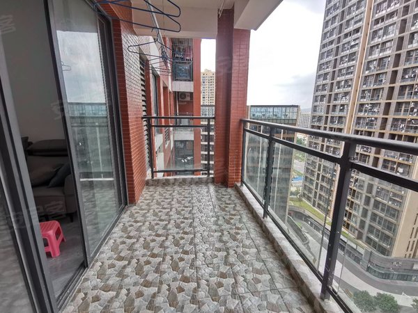 南宁西乡塘大学东路中旭天悦中旭天悦精装三房 仅一六  小区环境优美