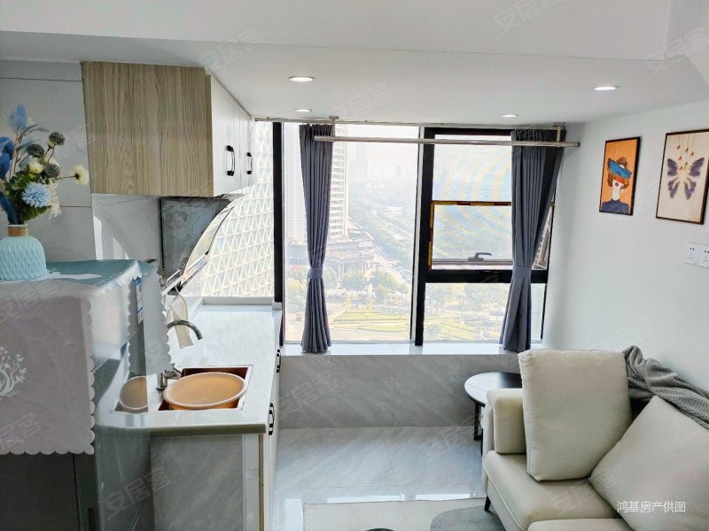 近地铁口绿地新都会旁青花东岸精装lotft复式公寓26w