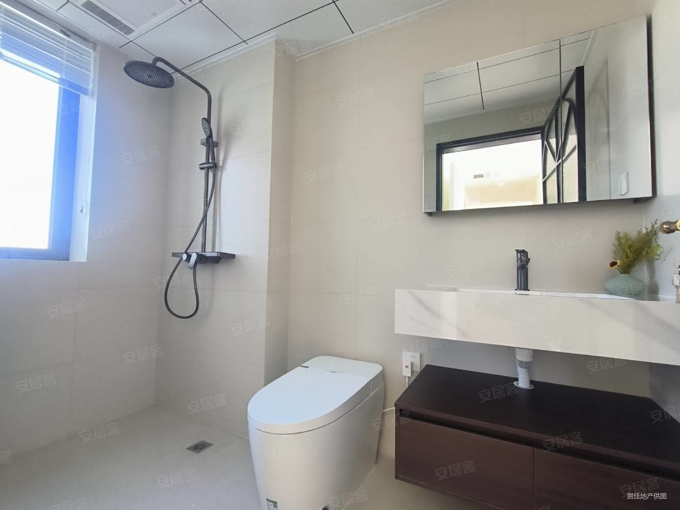 联投国际城3室2厅2卫115㎡南北57.5万