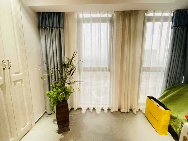 镇江句容宝华小学招商国际E城广场(商住楼)南京一站路!押一付一还包物业 央企开发 近南京万达茂经天路出租房源真实图片