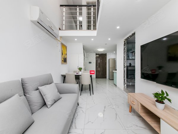 深圳龙华民治龙光玖钻精致loft复式两房 家私配套齐全 商业娱乐完善