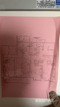 金鹰文昌华府4室2厅2卫145㎡南北248万