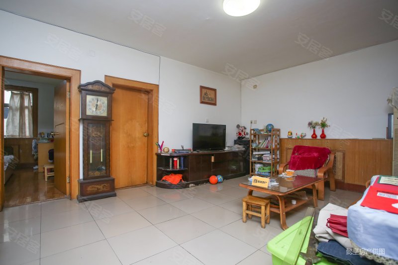 急售上海市场天翔花园三居临地铁南北通透看房方便