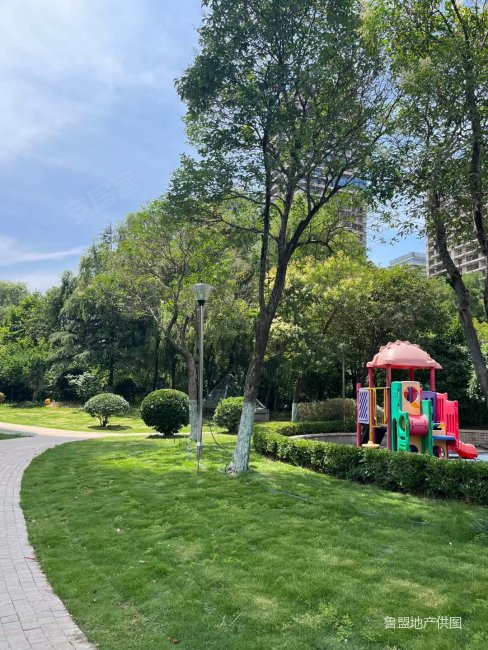 带车位,鼎峰英伦花园二手房,1080万,5室3厅,4卫,360平米