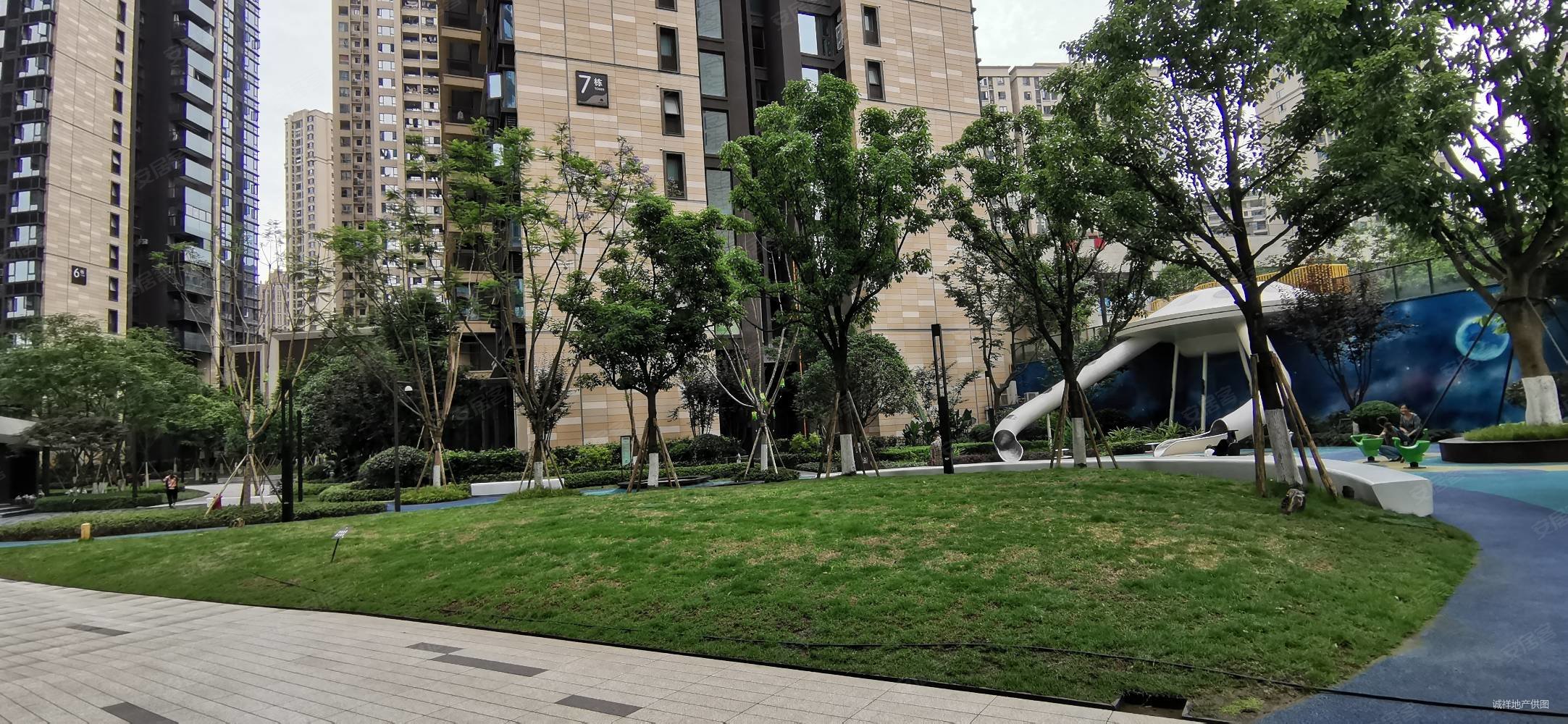 照母山 约克郡禧悦 新出好房 超高性价比 门口商圈轻轨