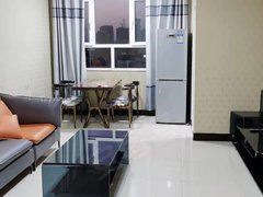 怡苑公寓电梯单身公寓改两室中装，年租15500押金2000