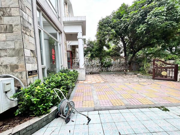 碧桂园凤凰城凤翠苑 5室2厅3卫 178平 精装修 有钥匙