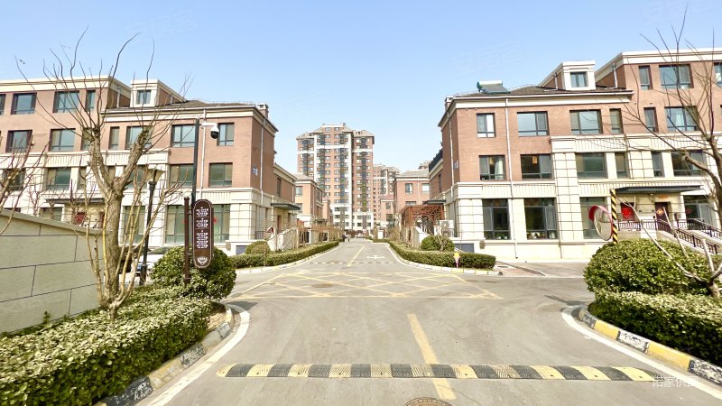 华润橡树湾仰润轩(别墅)3室2厅3卫149.03㎡南北275万