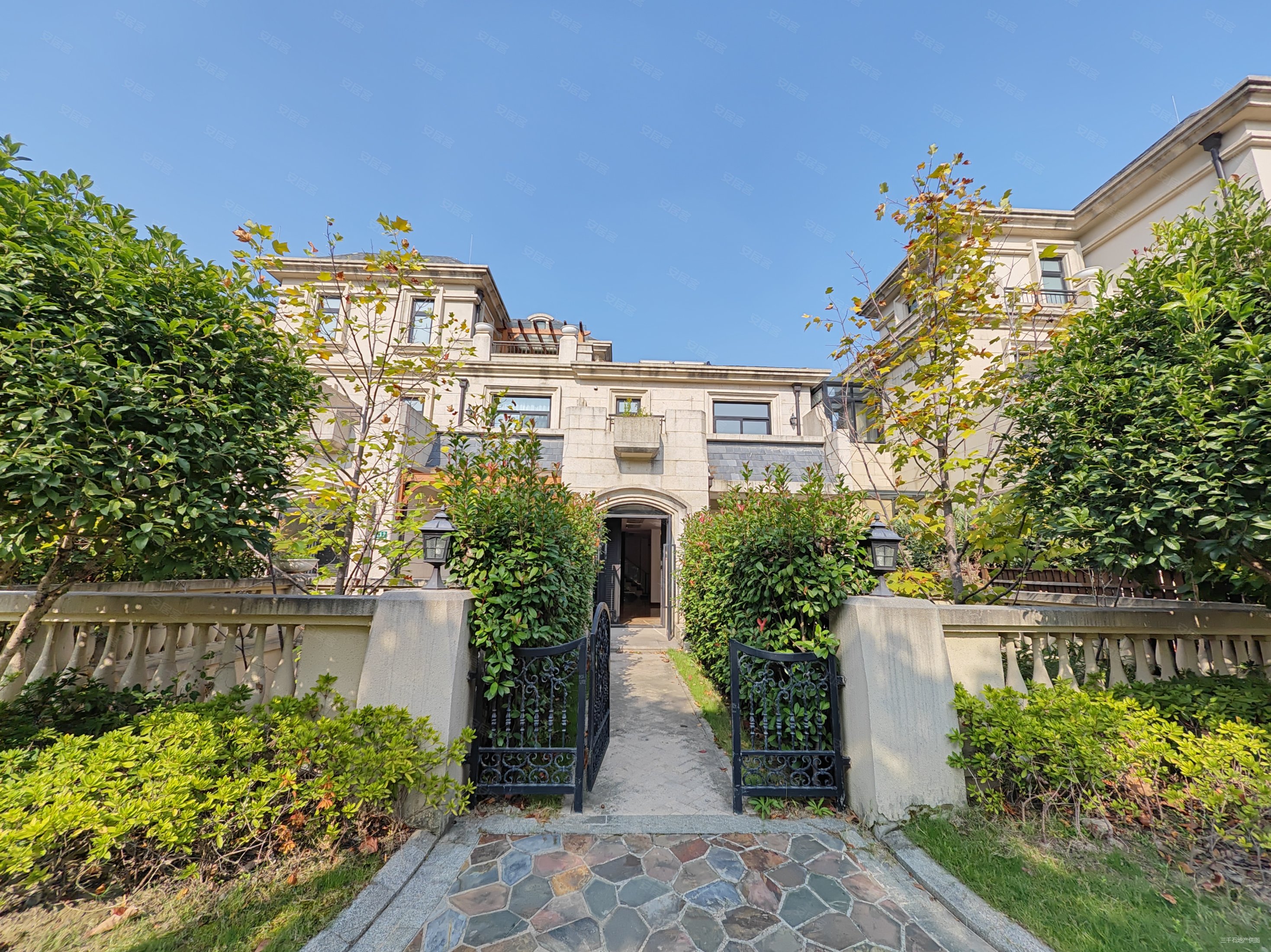 超大地下室,虹桥融景(别墅)二手房,1900万,3室2厅,4卫,297平米-上海