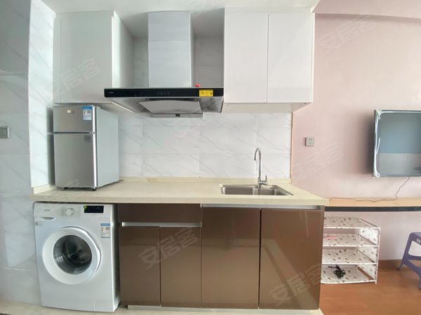 南宁江南江南周边彰泰新旺角业主首租，干净隔音好，价格可谈，随时看房！出租房源真实图片