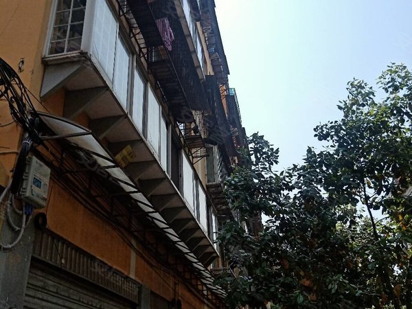 昆明官渡昆明站南窑新村急租昆明站 春城路 南窑小区 两室两厅空房