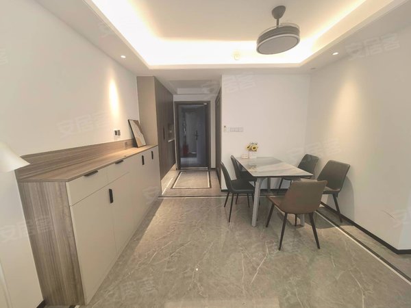 南宁良庆五象大道阳光城光明未来悦高品质小区，全屋空调定制衣柜，包物业费，可拎包入住！出租房源真实图片