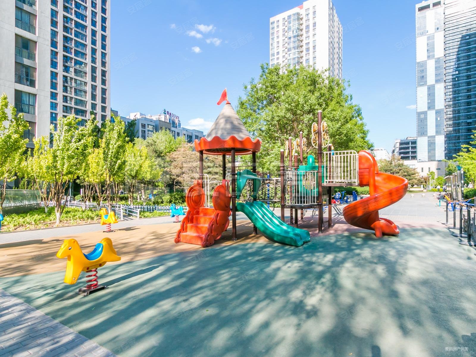 天居园3室1厅2卫109㎡西南660万