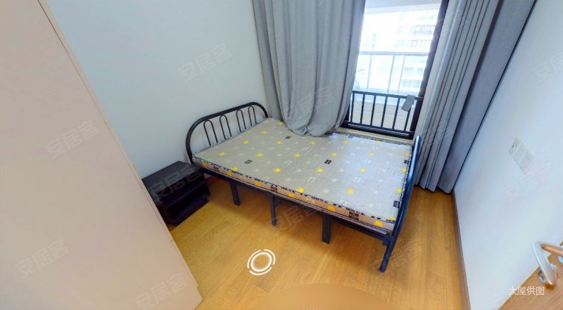 精装修配上软装就可入住 近地铁出行方便,旭辉宝龙东湖城(公寓住宅)