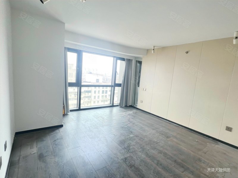 融创中心精装loft楼层好拎包入住