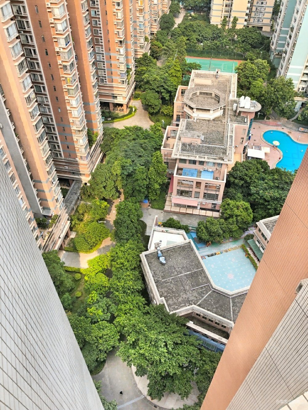 芳园居业主急售东南向66方150万坑口地铁站旁