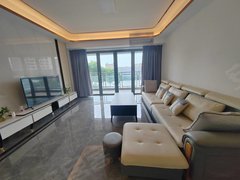 东莞常平常黄路翔龙天地新一期4房，保养好便宜出租，就此一套，出租房源真实图片