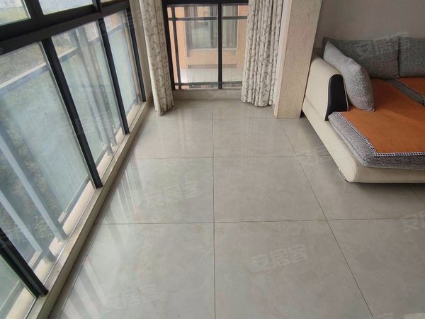 成都青白江文体中心瀚城国际出租瀚城国际 精装套二,朝南 采光好视野