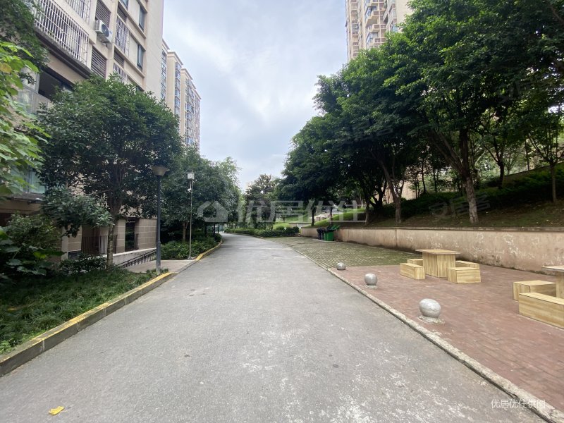 重庆房产网>重庆二手房>渝北二手房>回兴二手房>南方玫瑰城黛瑰苑>800