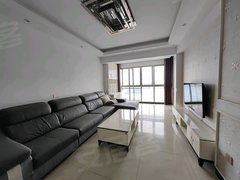 自贡富顺县政府西城峰景电梯三房双卫！家具家电齐全！1400一个月出租房源真实图片