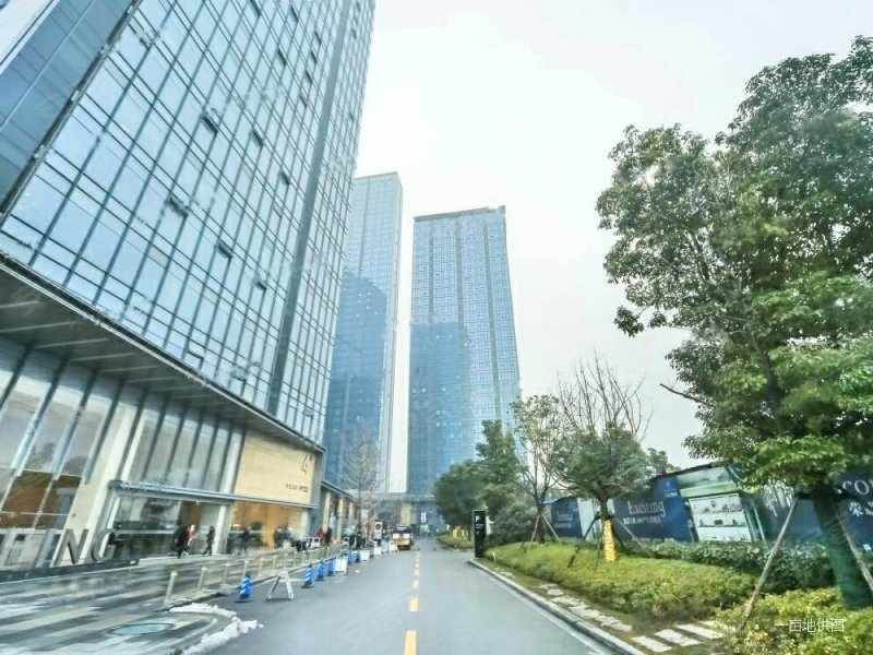 升龙汇金中心 临地铁 医疗配套成熟 交通便捷 带电梯