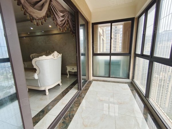 泉州鲤城浮桥新天湖郡苑新天湖郡苑 大平层 4房 精装房 诚意出租 家电