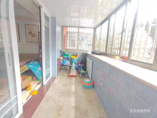 芙蓉苑3室2厅2卫124.53㎡南430万