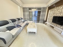 宜城华龙中心宜城城区好邻居附近 电梯两室两厅 租金包含物业费和地下停车卫出租房源真实图片