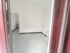 曲靖麒麟麒麟花园新生小学对面1室1厅1卫4楼带家具出租500元每月出租房源真实图片