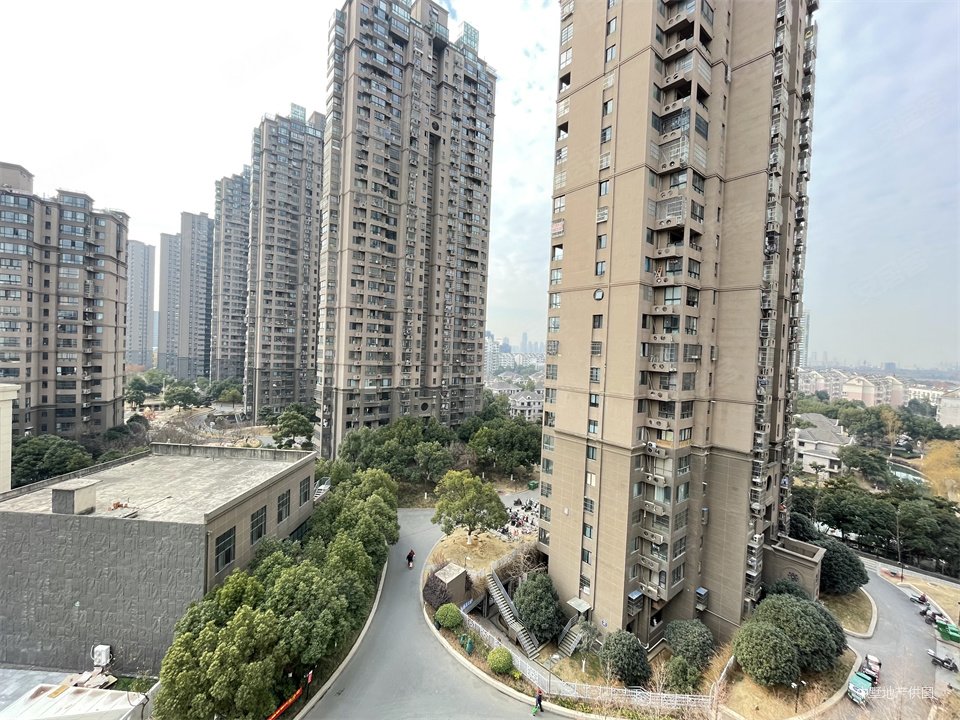 近地铁电梯9楼花园锦绣大地城车位充足产权清晰