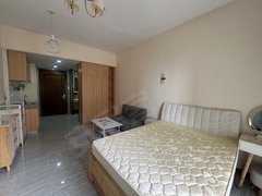 顺德龙江盈信城市广场假日美域单间,高楼层,家私电器齐全,拎包入住,环境好出租房源真实图片