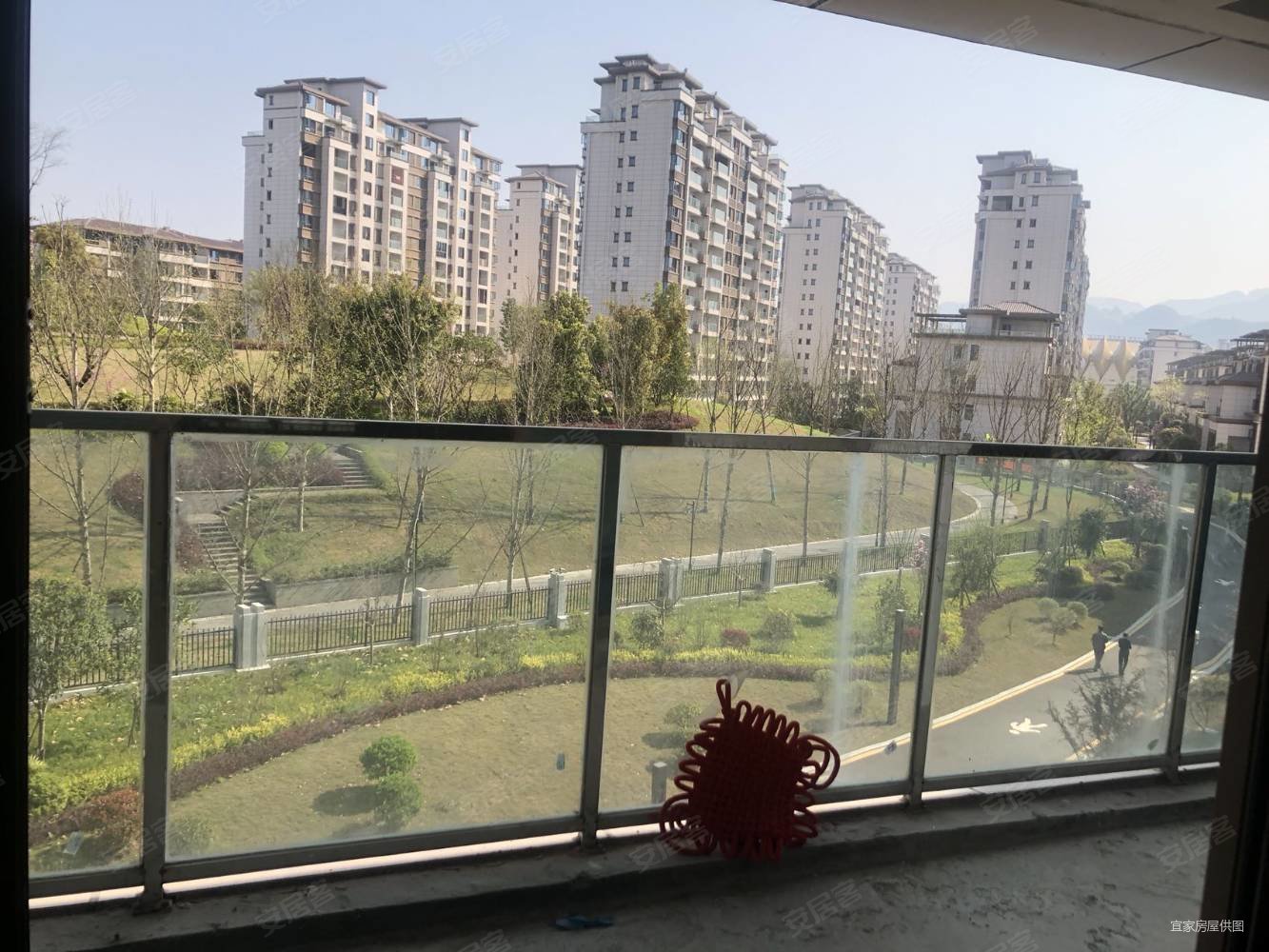 梁平高品质小区湖畔一号一梯两户的洋房现亏本急售啦