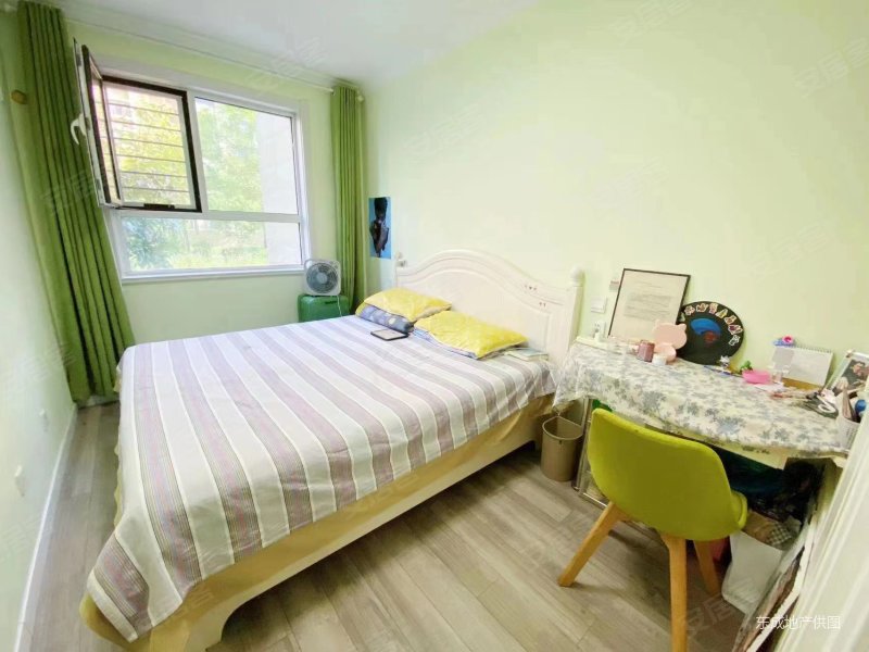 龙凤祥苑3室1厅985万元中装