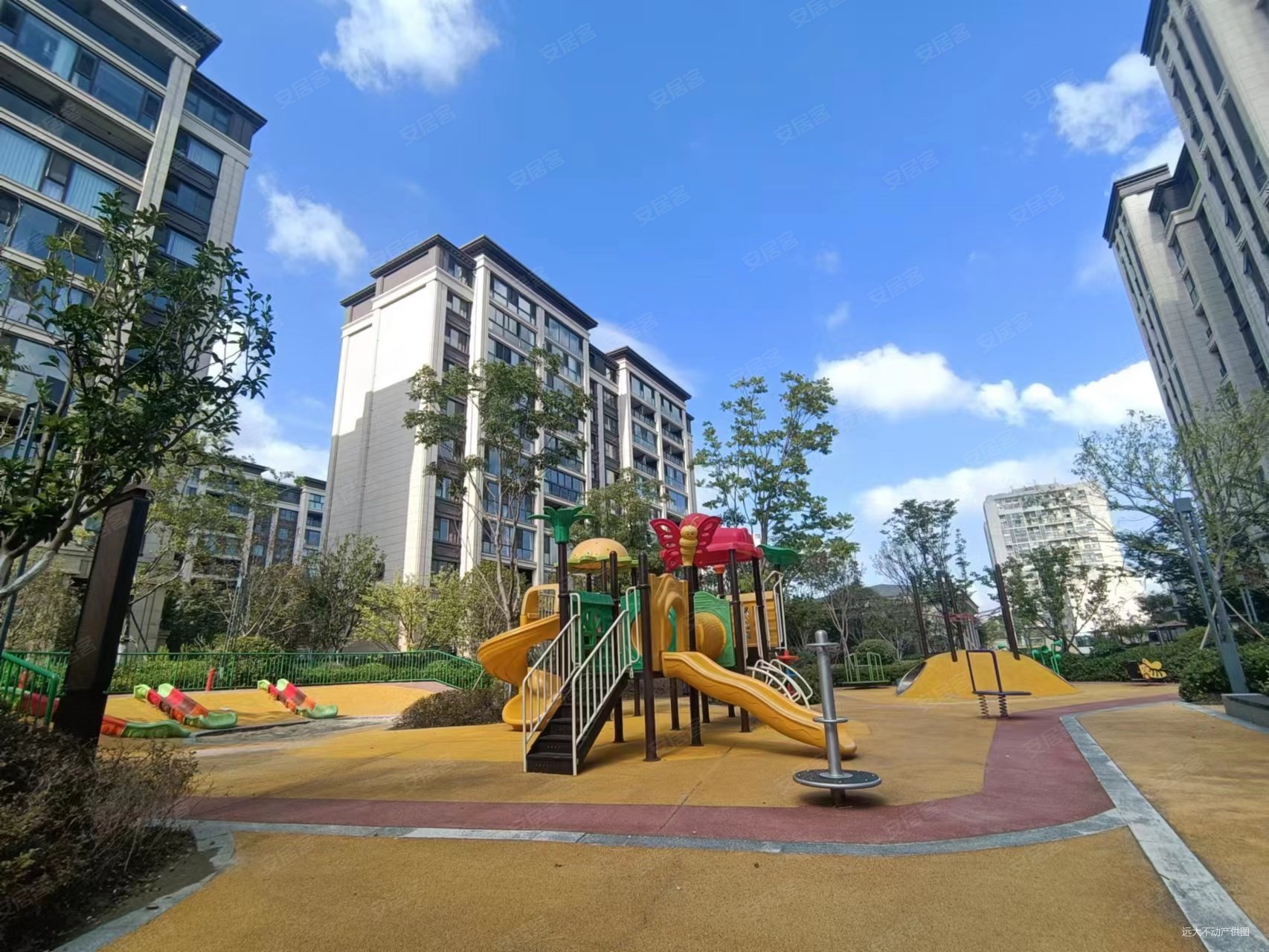 一楼带院子天瑞府洋房3室2卫不沿街七里河公园宝龙旁