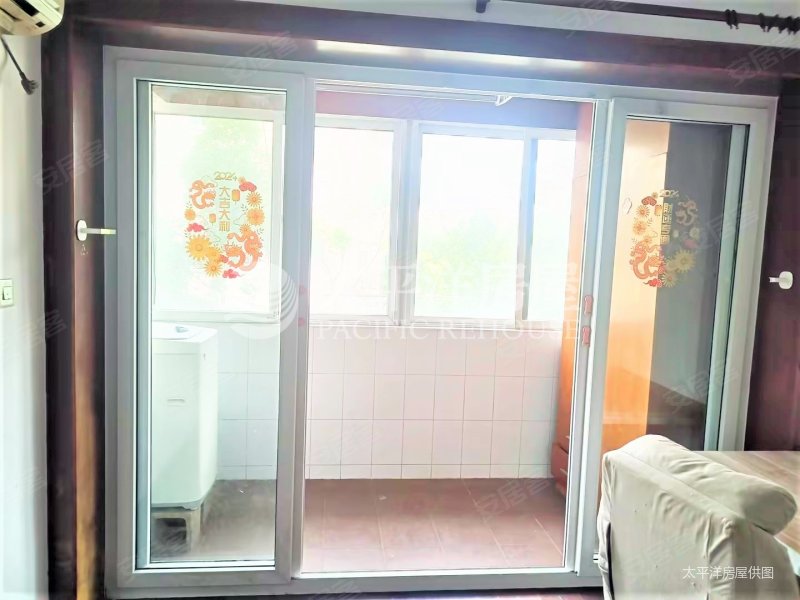 崮山小区四街坊 南向采光好 中间楼层 临地铁 正规商品房