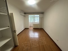 北京丰台蒲黄榆5和14号线蒲黄榆站，精装双阳台三居室，带朝南小次卧，看房随出租房源真实图片