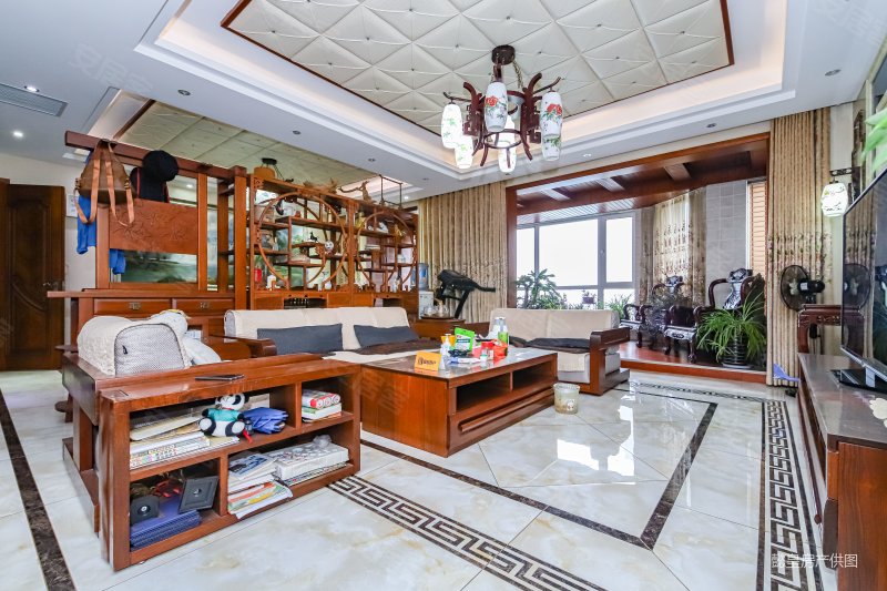 国宝华府大平层丨豪华装修满两年丨370万品质小区近地铁丨诚售