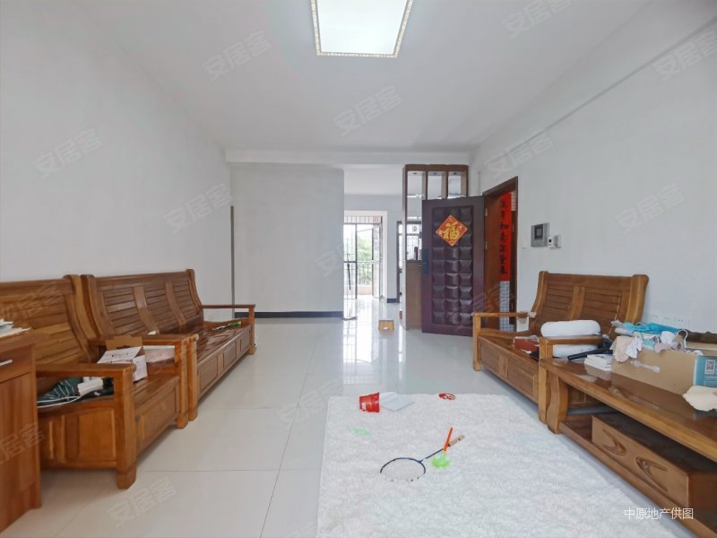 景湖蓝郡二期116平3房东南向230万